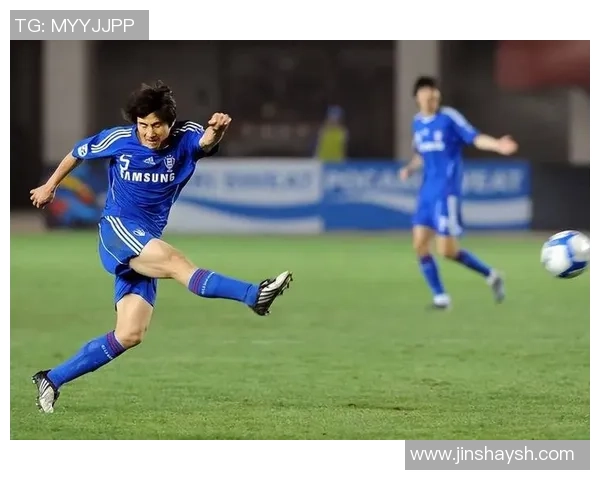 足球的魅力与情感交织在一起，品味这场运动的独特风味